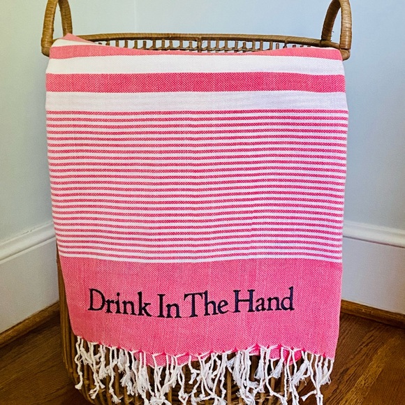 NEW Organic Beach Towel TOES IN SAND DRINK IN HAND Red Pink Black Embroidery - Picture 2 of 6